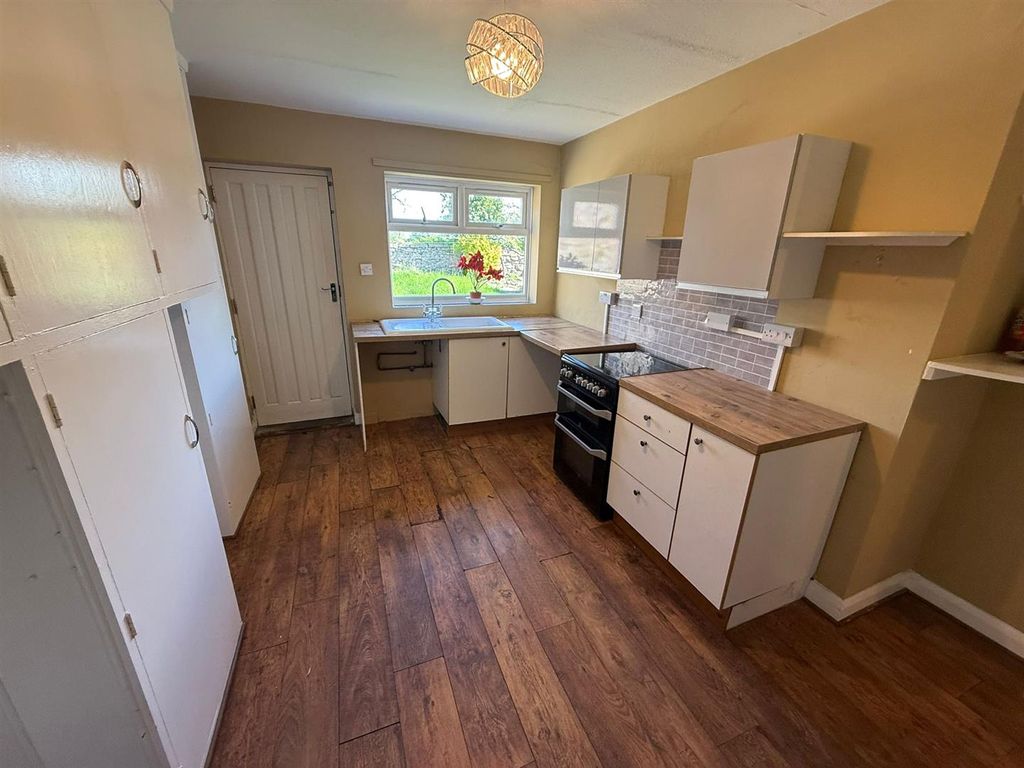 Property photo 3 of 14 A0064B85-Db9A-4585-B468-B9B928F1Fb2F.Jpg