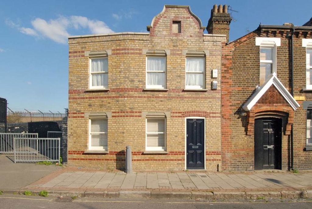 Property photo 1 of 5