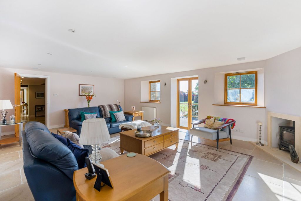 Property photo 3 of 24 Drawing Room