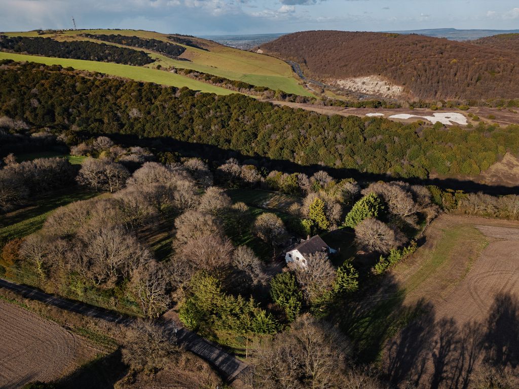 Property photo 2 of 36