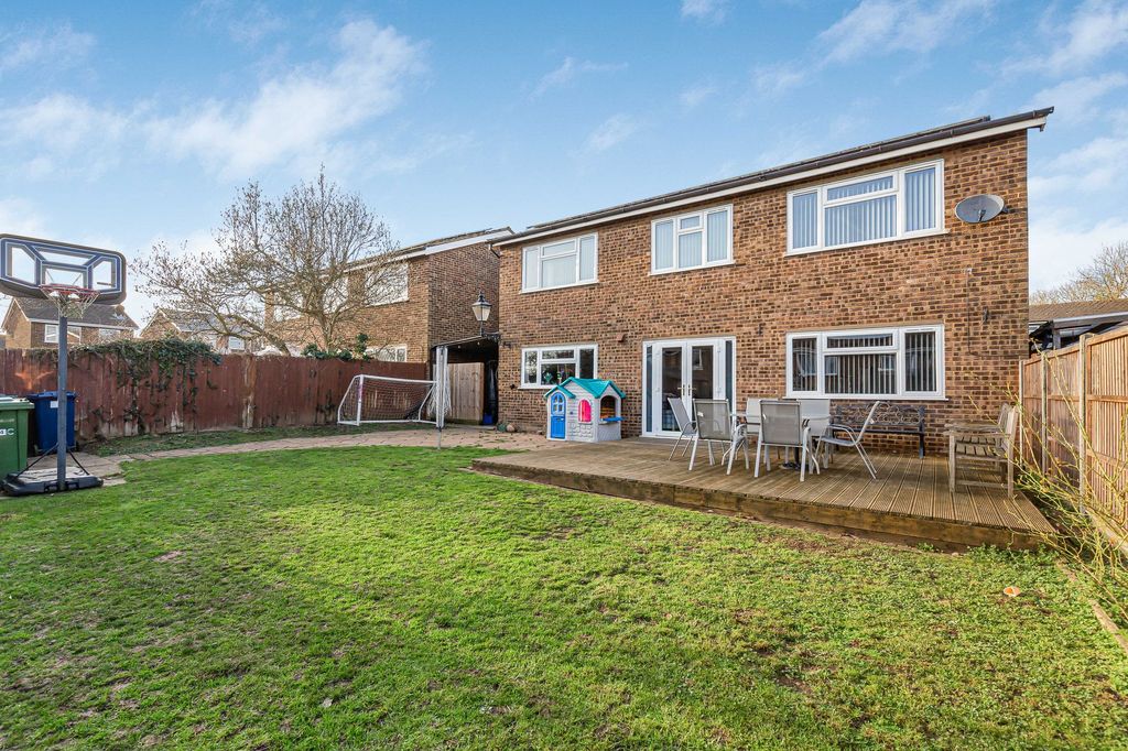 Property photo 2 of 27