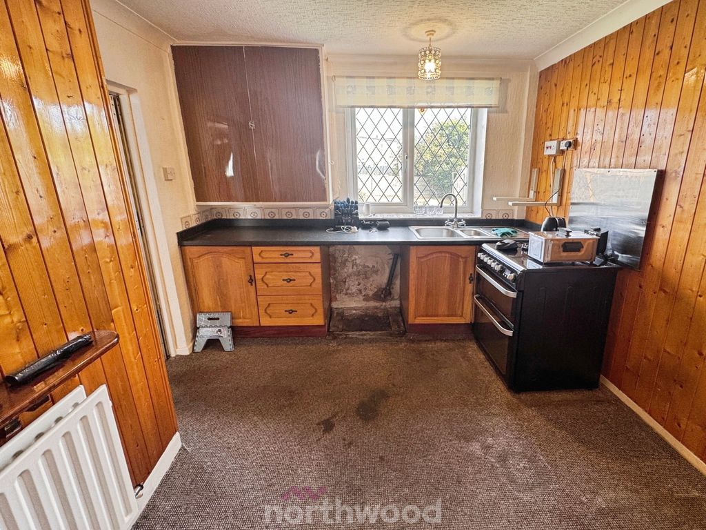 Property photo 2 of 21