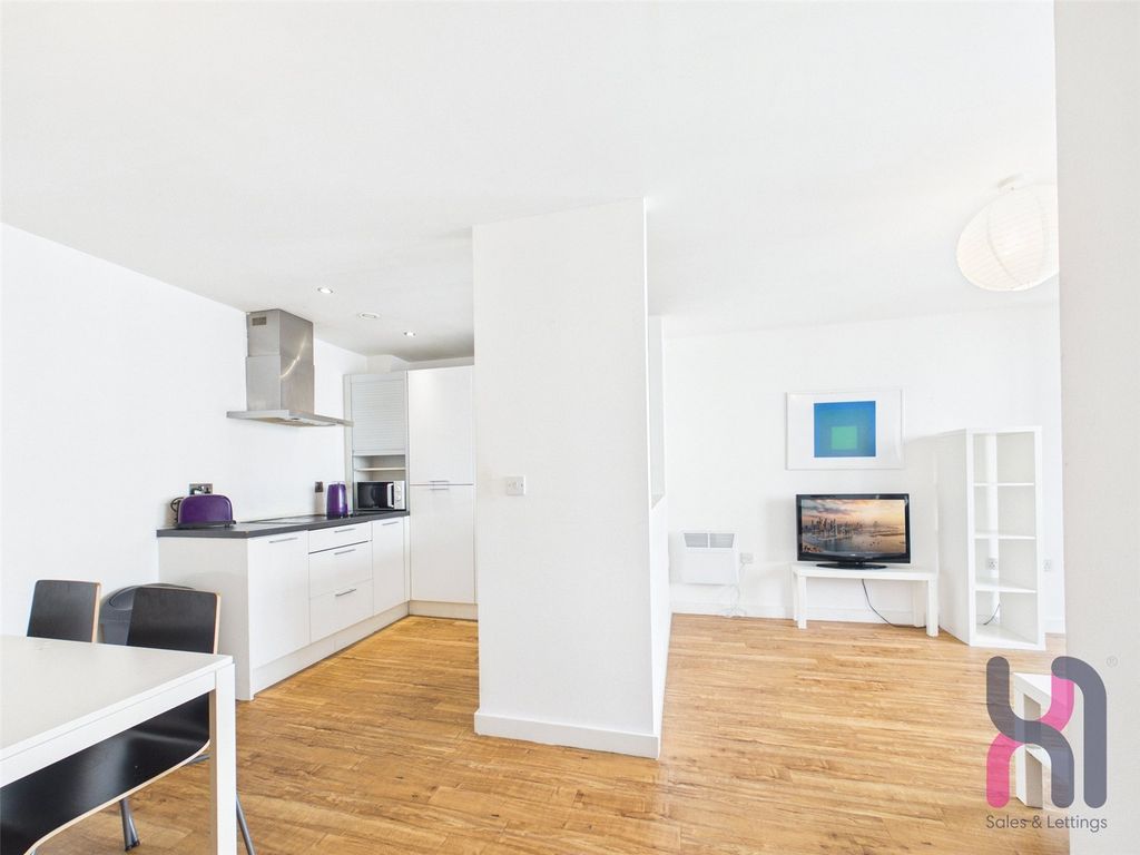 Property photo 3 of 15 Picture No. 17