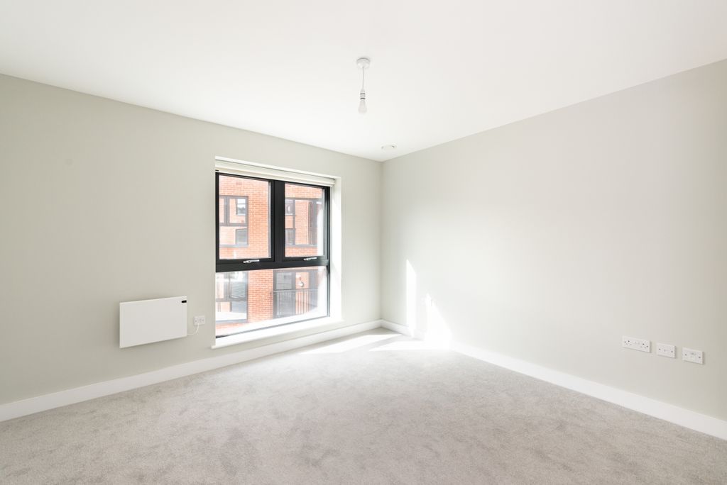 Property photo 3 of 11 Flat-1-Weavers-Ya...