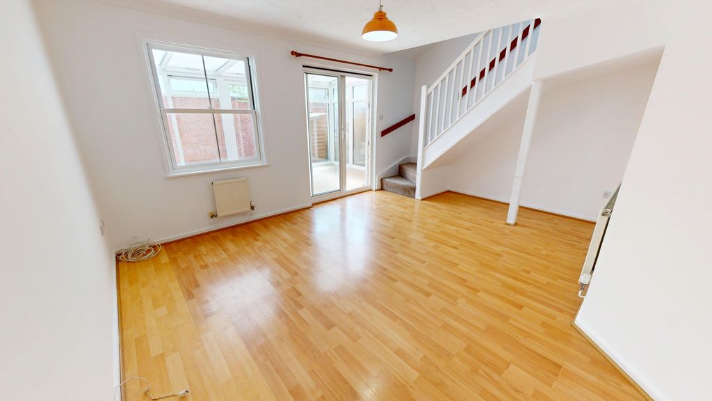 Property photo 2 of 15 984-04282025_160518