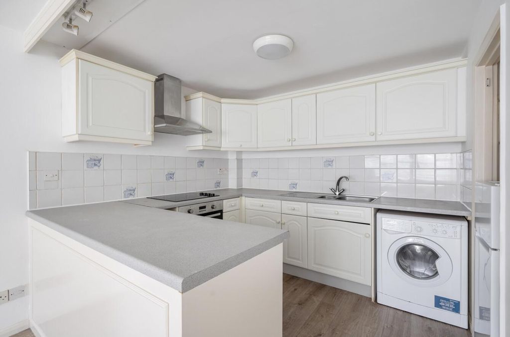 Property photo 3 of 16 1424808-10-69Aed3973d6F3.Jpg