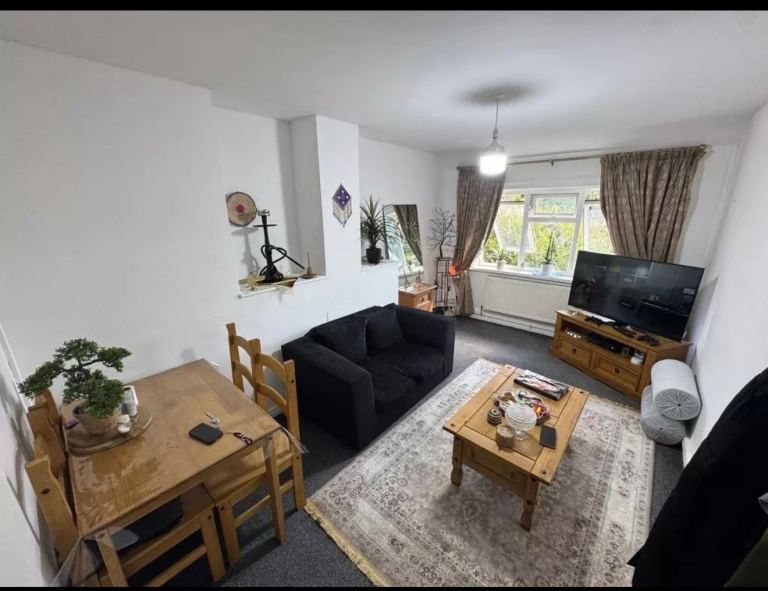 Property photo 2 of 8