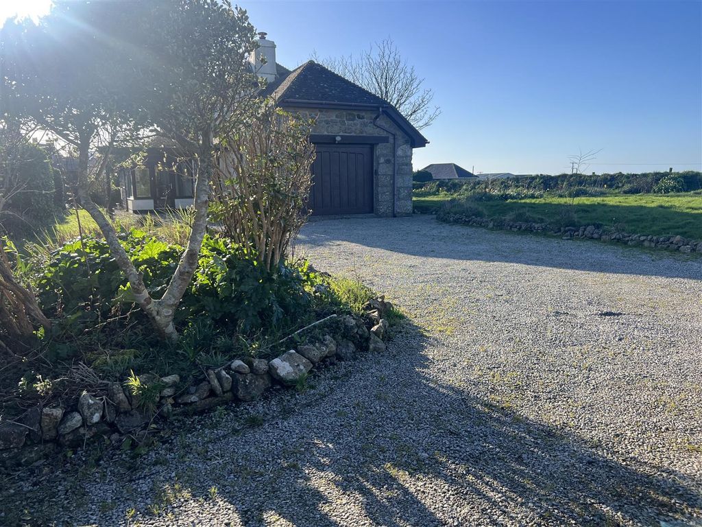 Property photo 2 of 25 Elevations, Gardnen &amp; Views