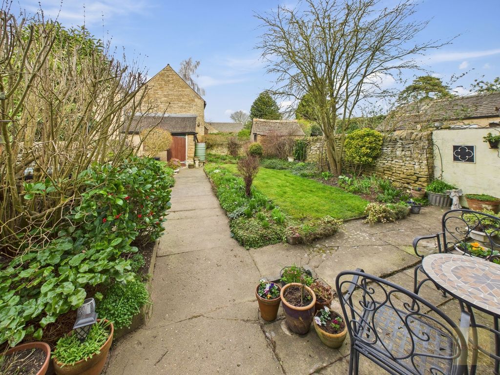 Property photo 3 of 14 Garden