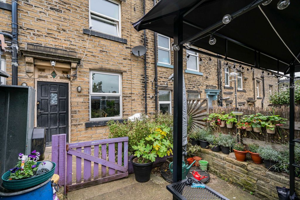 Property photo 1 of 27