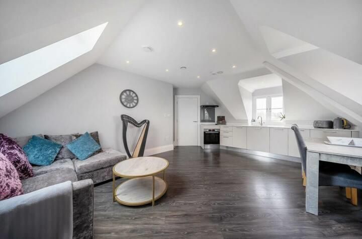 Property photo 2 of 18 d77Fe2d4-8314-4Df4-9F52-6B0Fd03c6B5A.Jpeg