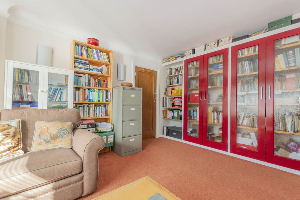 Property photo 3 of 14