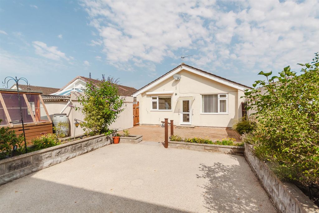 Property photo 3 of 14 Garden 3.Jpg