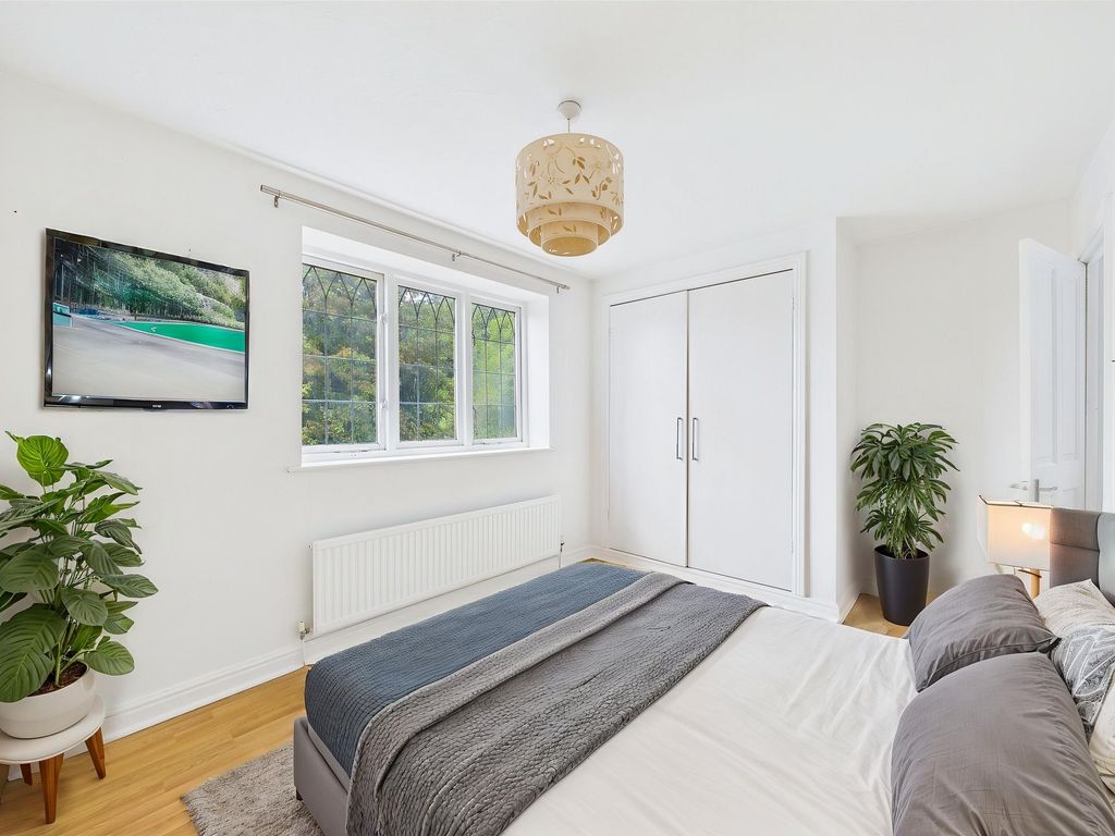 Property photo 3 of 13 Bedroom One (Virtually Furnished Ai)