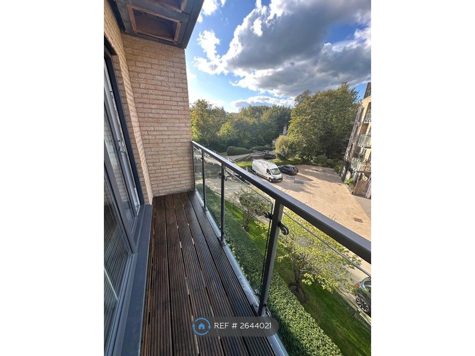 Property photo 2 of 35