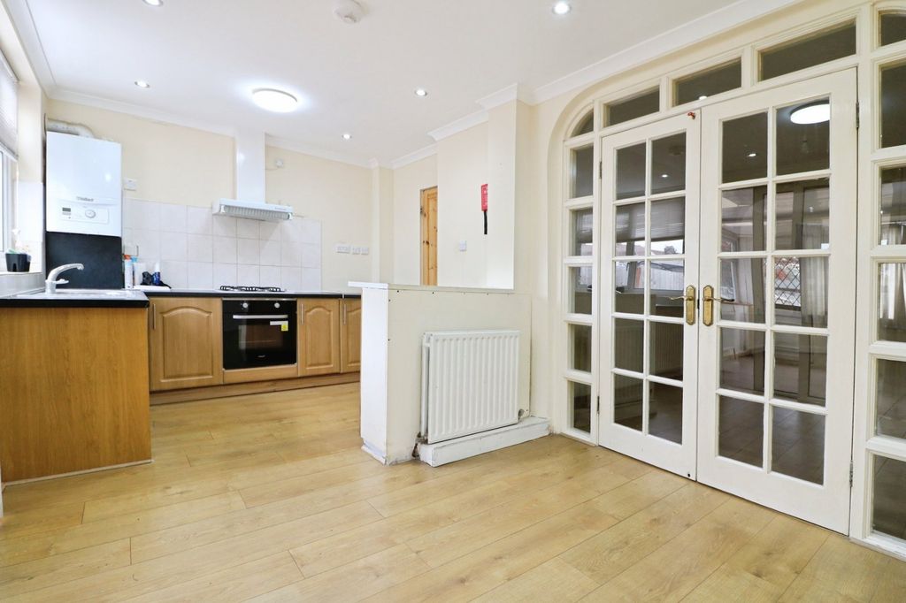 Property photo 3 of 16 Picture No. 14
