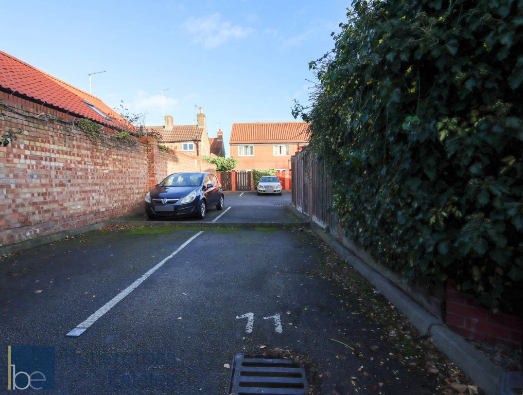 Property photo 2 of 9 Parking Space