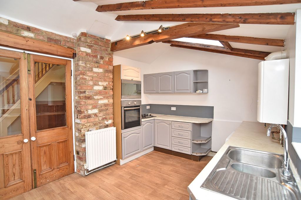 Property photo 2 of 13