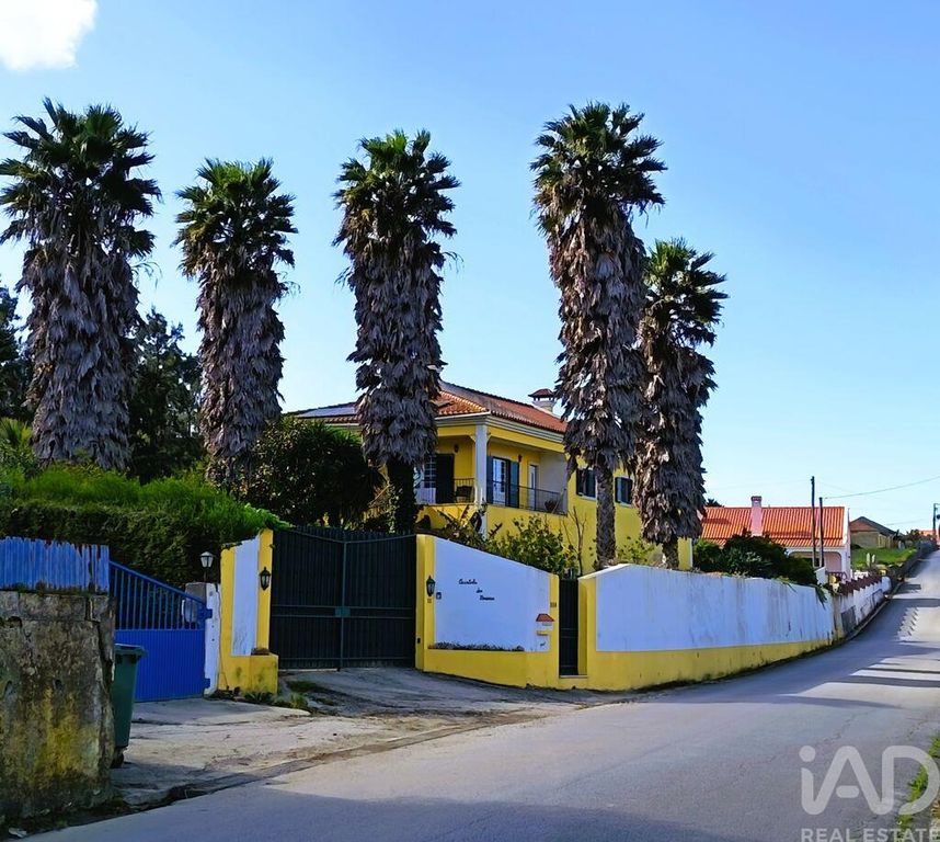 Property photo 2 of 39