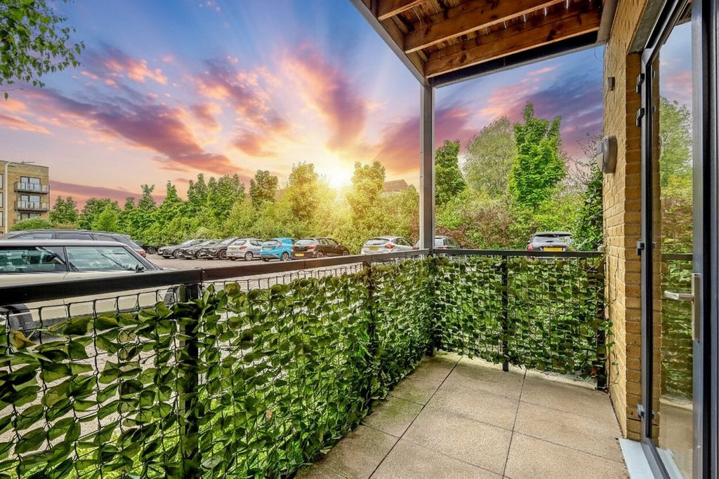 Property photo 2 of 18