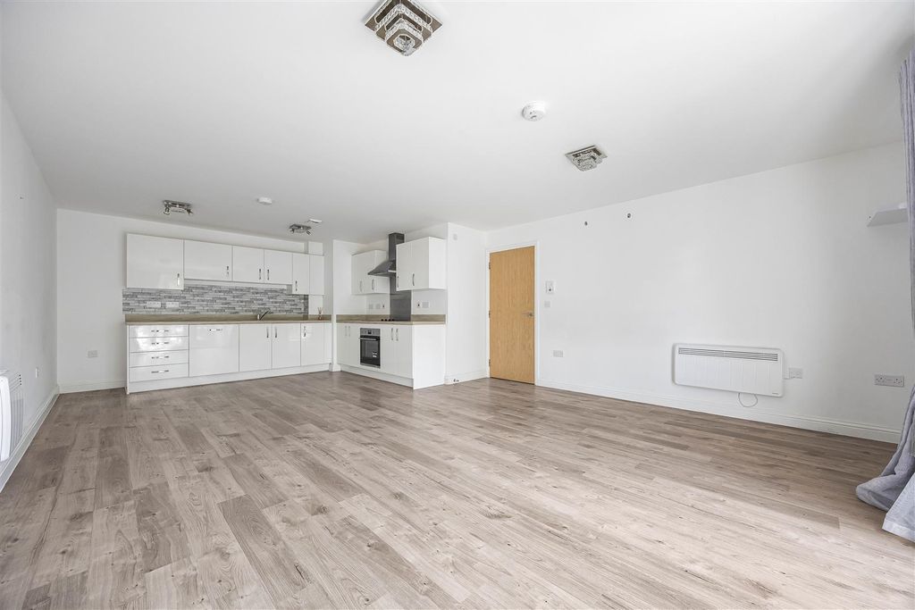 Property photo 2 of 16 Open Plan