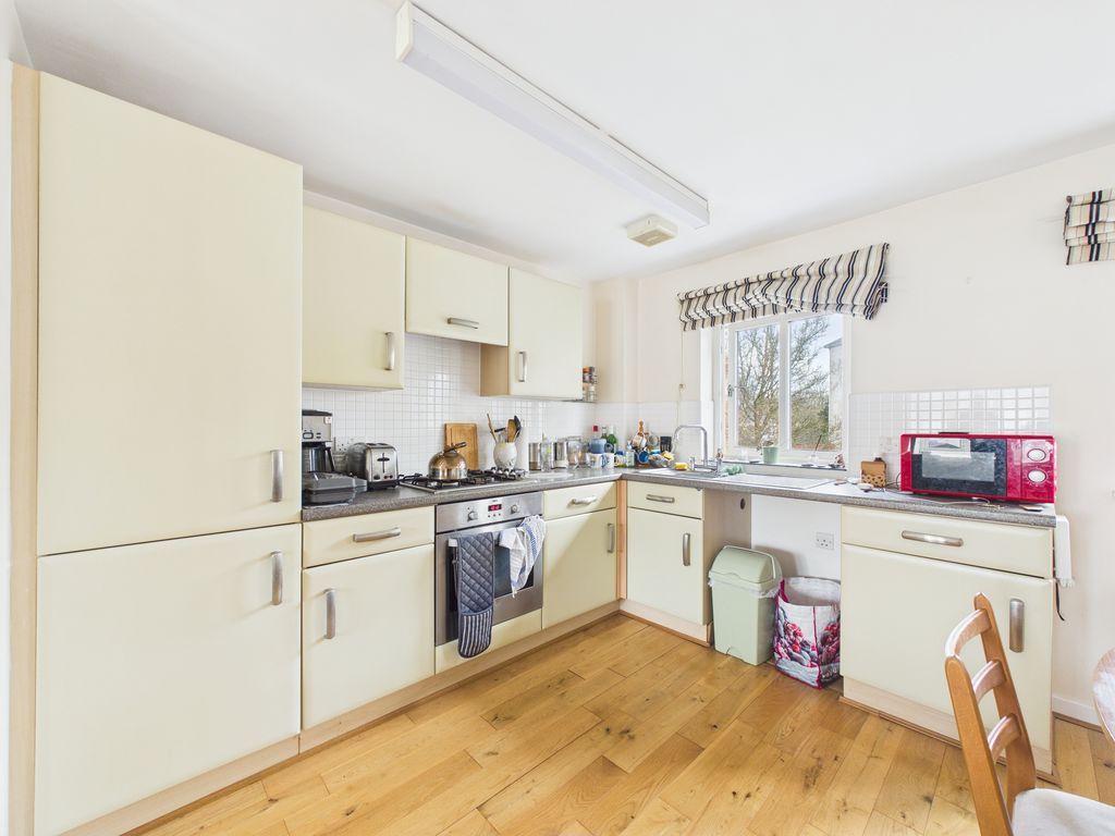 Property photo 3 of 9 Kitchen