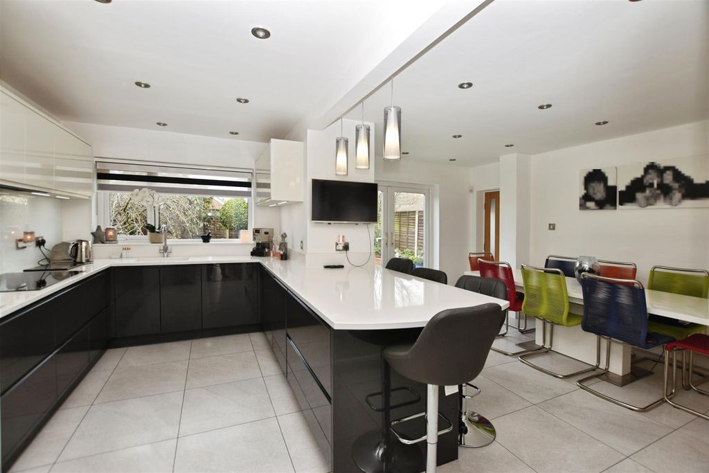 Property photo 1 of 22 Kitchen / Diner