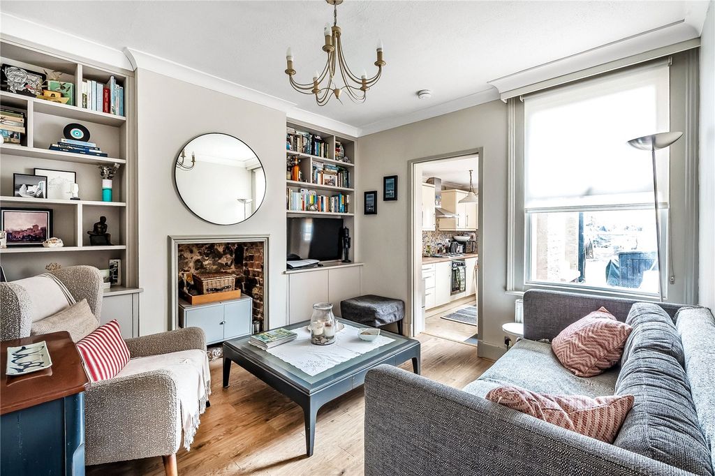 Property photo 2 of 13 Sitting Room