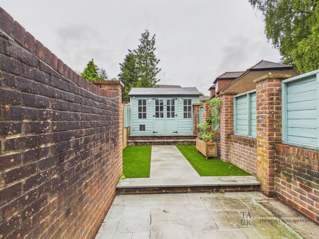 Property photo 3 of 11