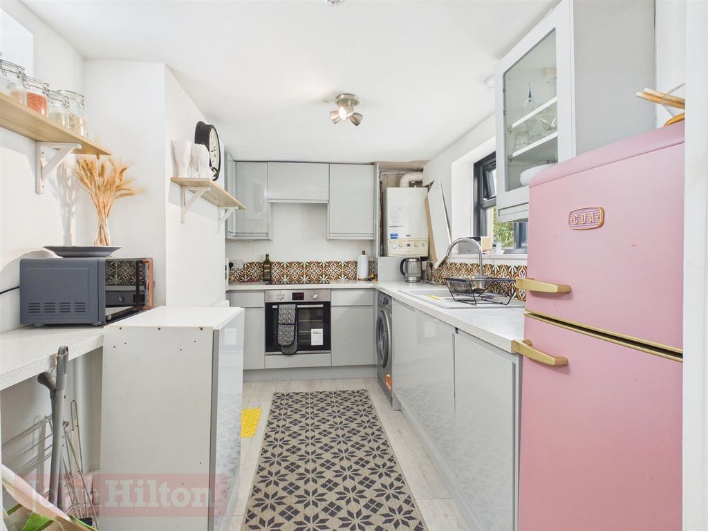 Property photo 2 of 14 Cam02534G0-Pr0676-Still008.Jpg