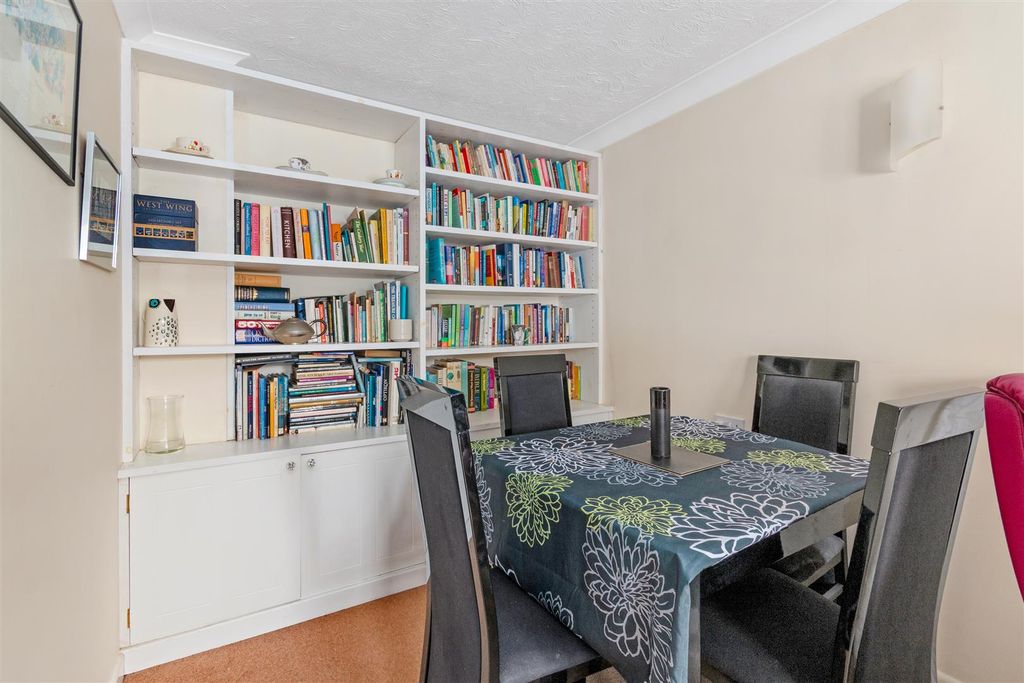 Property photo 3 of 12 Dining Area