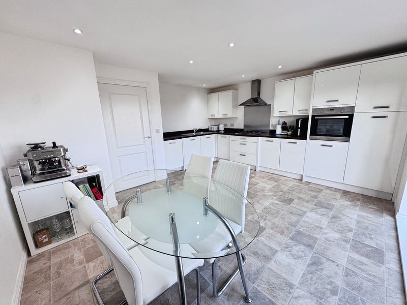 Property photo 3 of 12 Photo 10