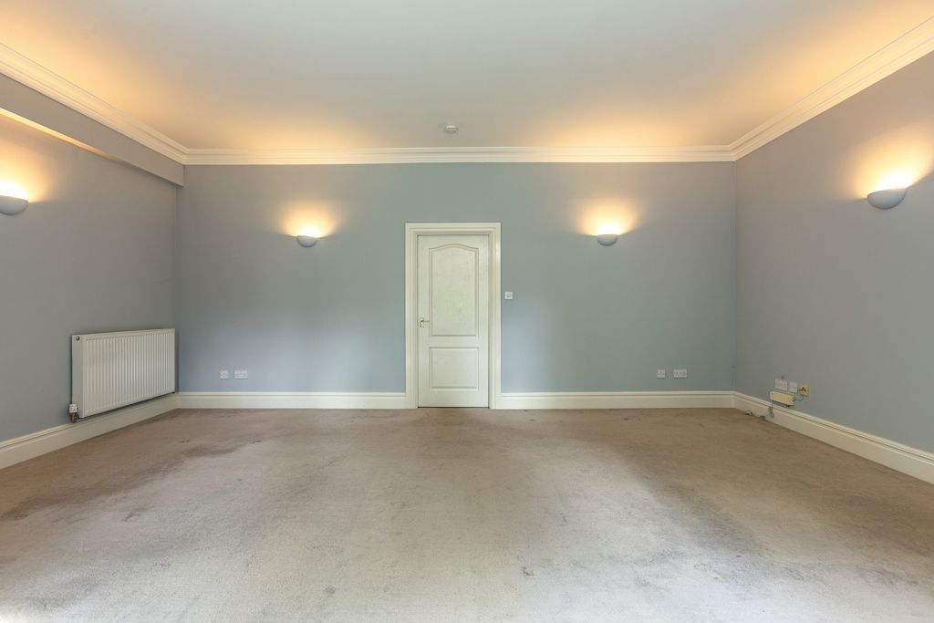 Property photo 3 of 22 Sitting Room