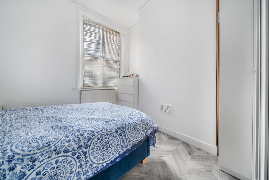 Property photo 3 of 12 947873 (4)