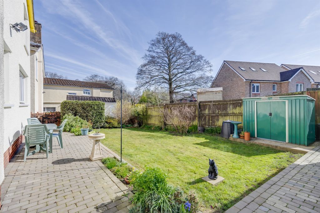 Property photo 2 of 34