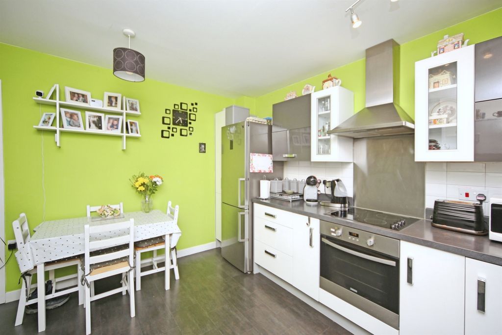 Property photo 2 of 22