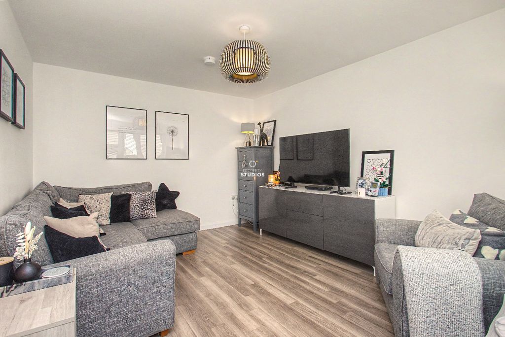 Property photo 3 of 29 5218712