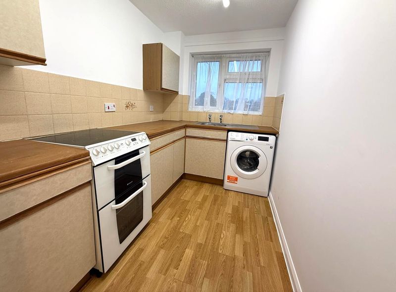 Property photo 2 of 6 Photo 4