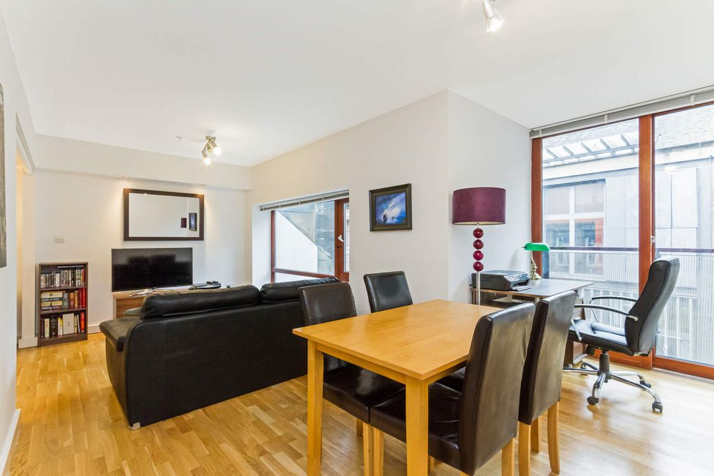 Property photo 2 of 9 01