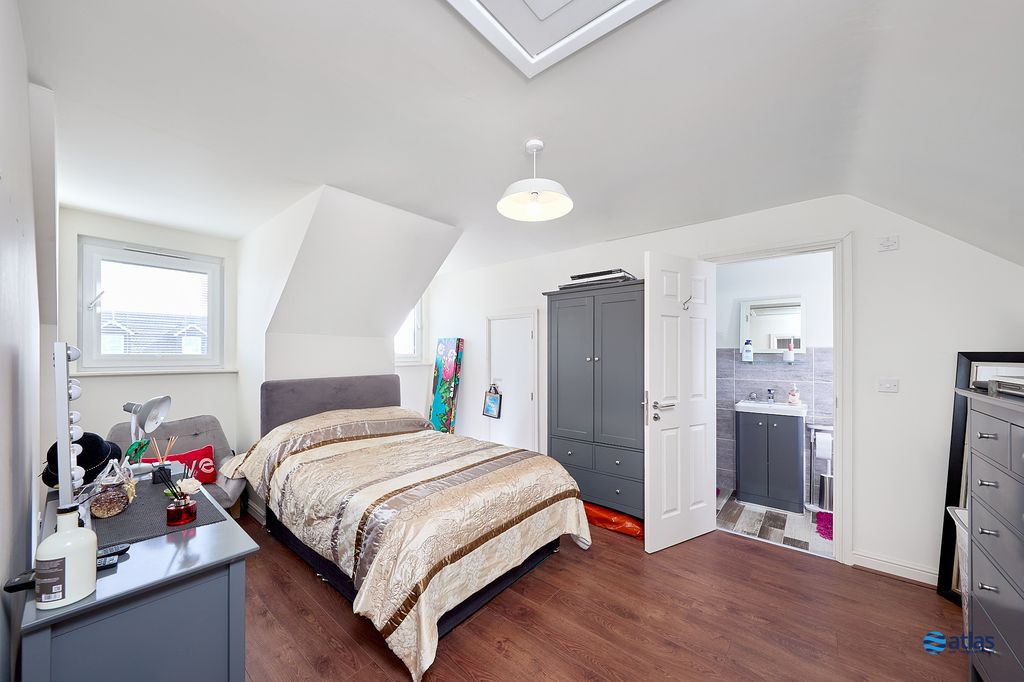 Property photo 3 of 17 Bedroom  Three