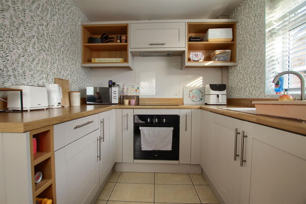 Property photo 3 of 12 Rw4.Jpg