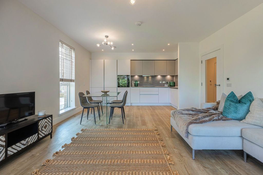 Property photo 3 of 10 Jordanhill Park