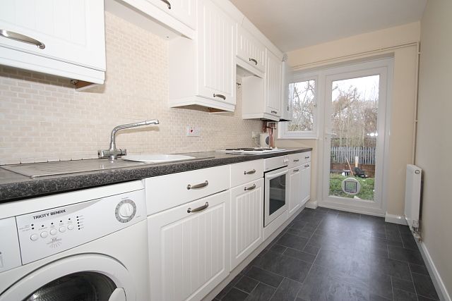 Property photo 3 of 5 Kitchen