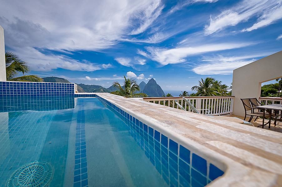 Property photo 1 of 8 Villa Destiny