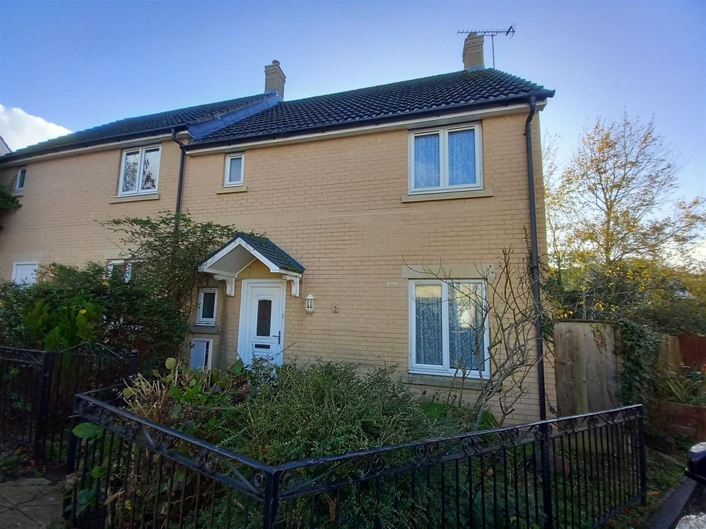 Property photo 1 of 11 5 Pollards Front.Jpg