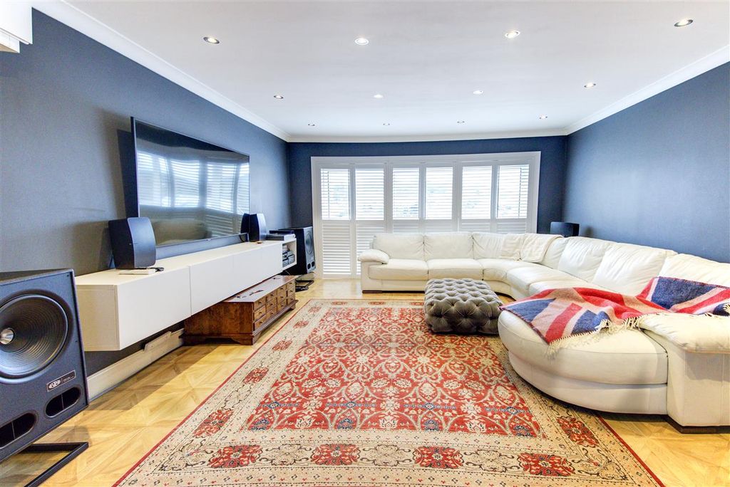 Property photo 1 of 17 Main Picture