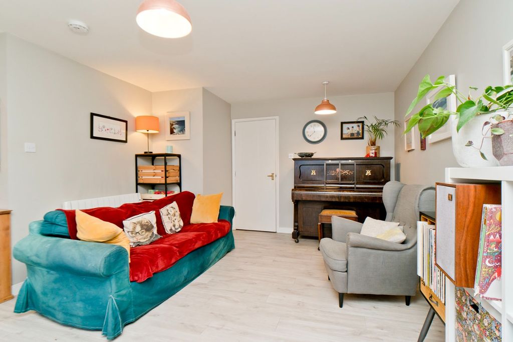 Property photo 3 of 18 4809983