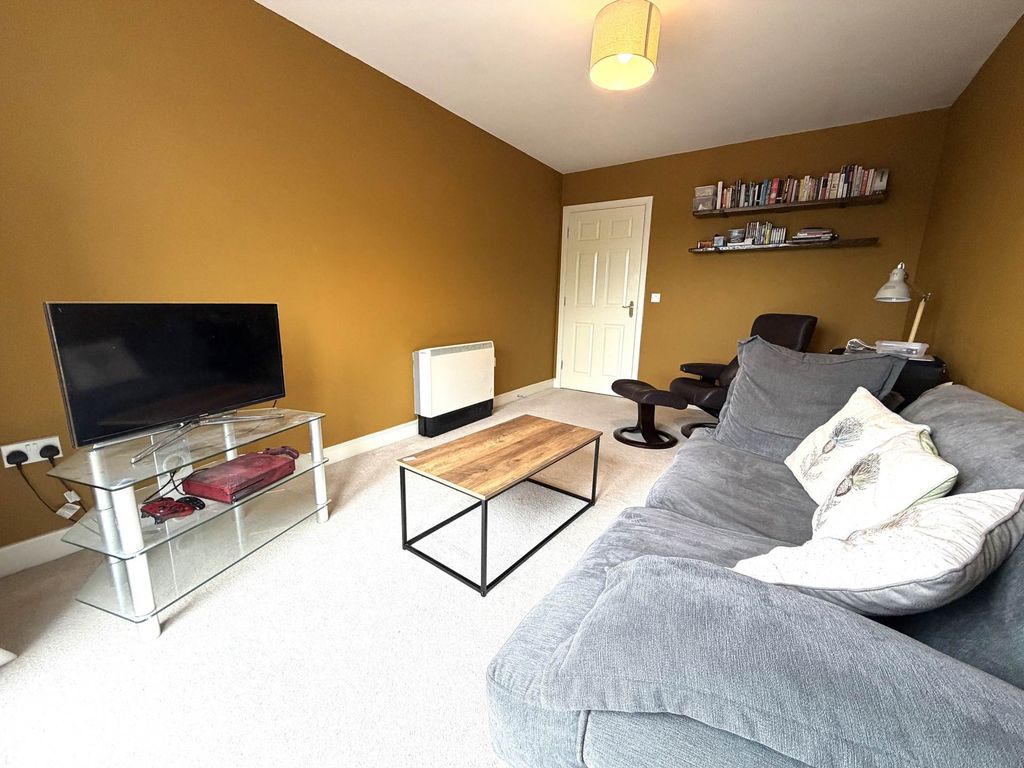 Property photo 2 of 8