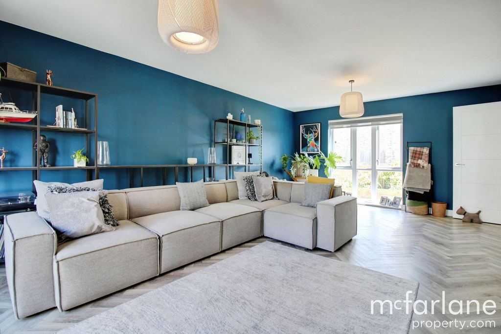 Property photo 3 of 33