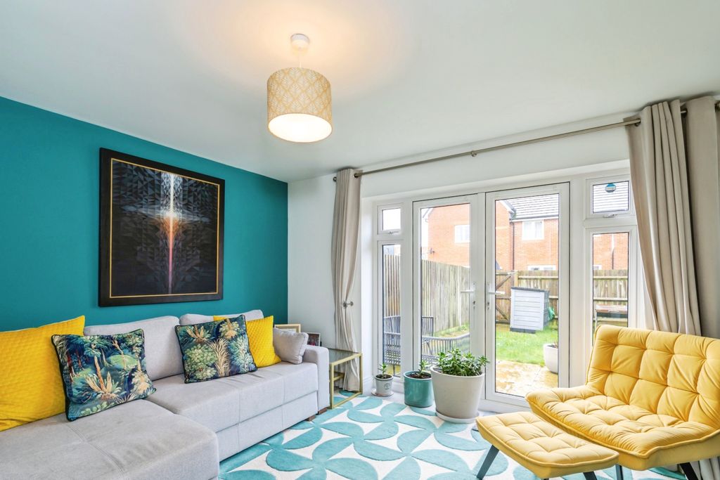 Property photo 2 of 22